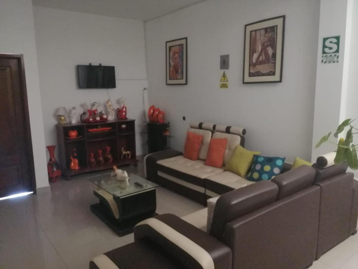 Hospedaje Renzo Tarapoto Zewnętrze zdjęcie