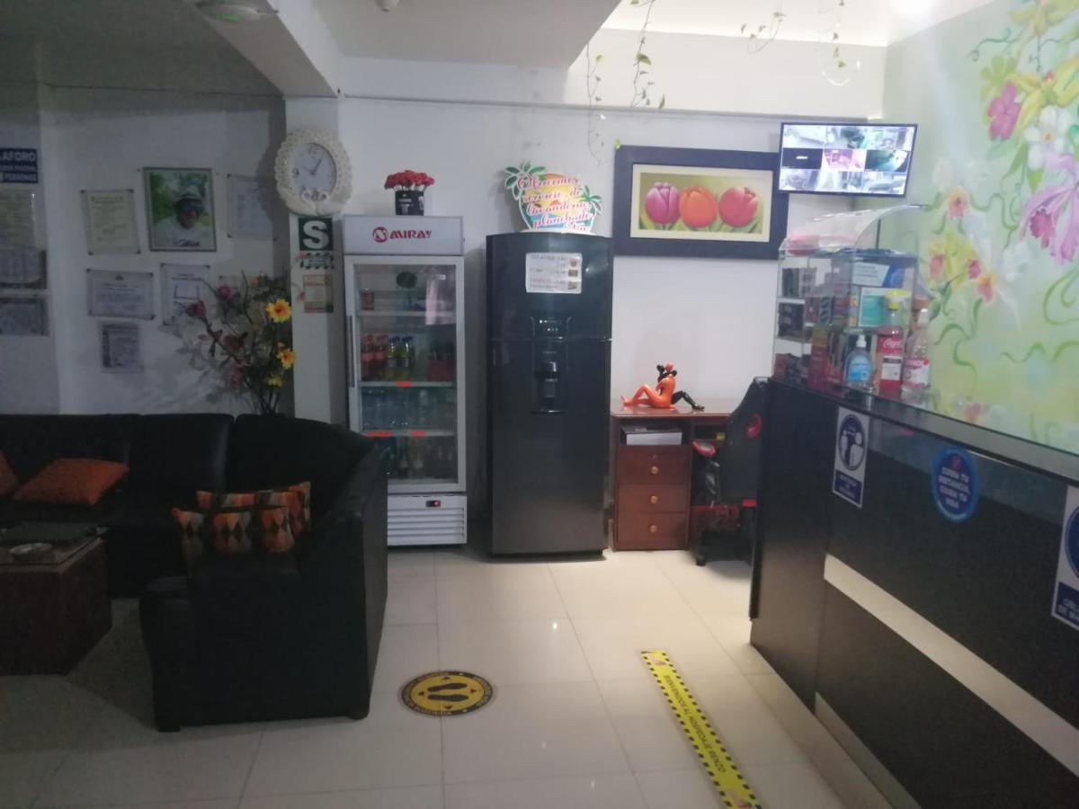 Hospedaje Renzo Tarapoto Zewnętrze zdjęcie